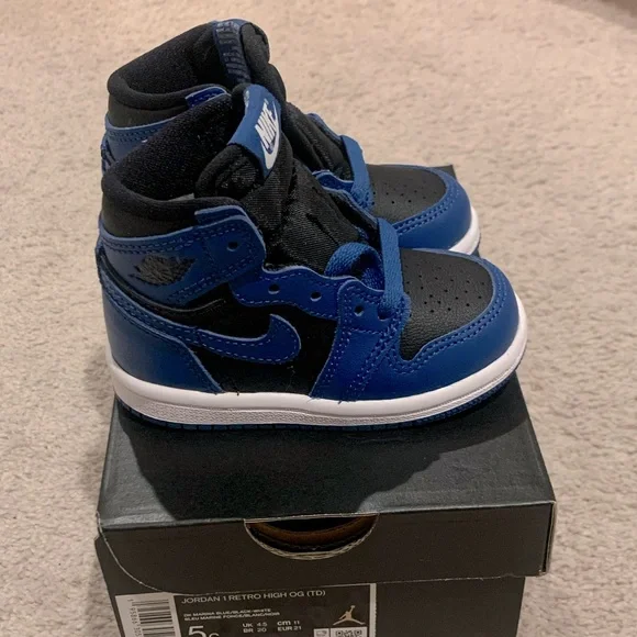 Baby Jordan 1 Retro High OG Size 5C - Picture 1 of 5